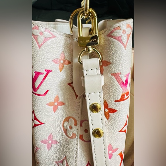 Louis Vuitton Néonoé BB - Empreinte Monogram - Picture 6 of 8